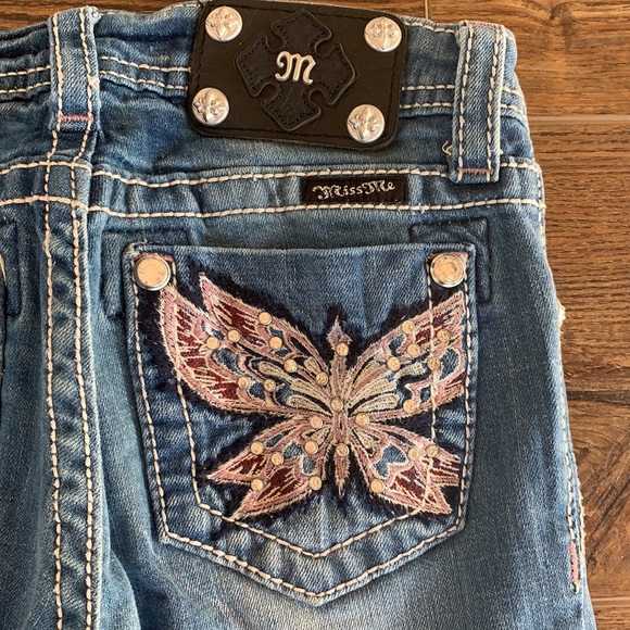 Miss Me Capris 🦋 - Picture 2 of 9